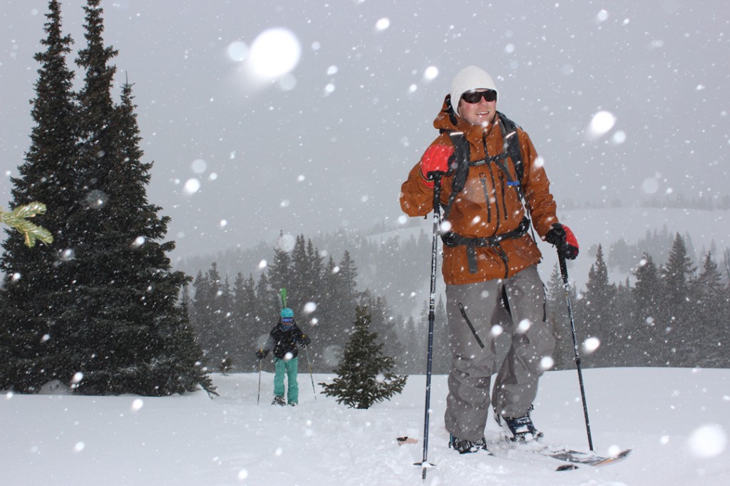 Jeremy Dodge skins on the Icelantic Gemini with the Mountainsmith Mayhem backpack on Fremont Pass in Colorado