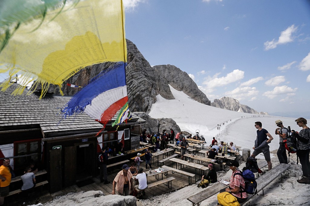 The refugio atop Dachstein.