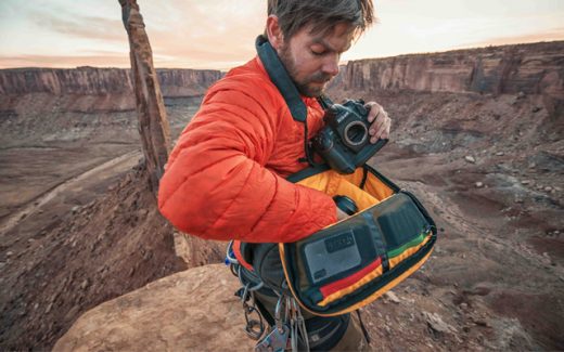Andy Mann using a Mountainsmith camera bag while shooitng in the desert